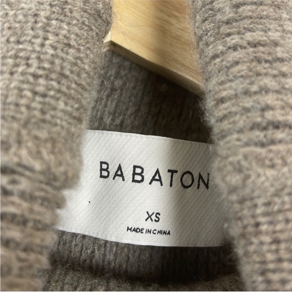 Aritzia Babaton Mika sweater size XS - Picture 6 of 6